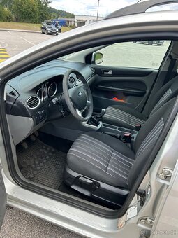 Prodám Ford Focus kombi, r.v. 2009, 1,6 74kW - 11