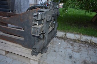 Hydraulické čelisti úchop nosič Meyer 1.6T na ještěrku VZV - 11