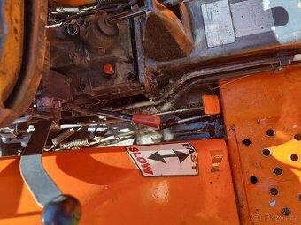 Malotraktor Kubota B1502 15koní s nakladačem - 11