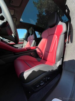 Porsche Taycan TURBO 2025 - 11