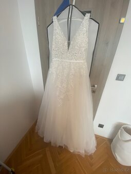 Svatební šaty s perličkami - 11