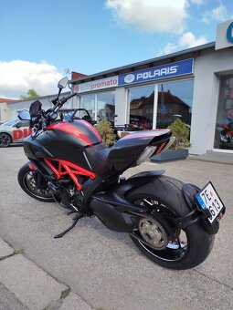 Ducati DIAVEL CARBON RED AND MATT CARBON, 1. MAJ V ČR, AKCE - 11