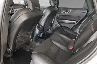 Volvo XC60 D4 AWD Momentum Advanced SE 2019 - 11