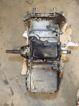 Díly motoru m273  4.7 v8 - 11