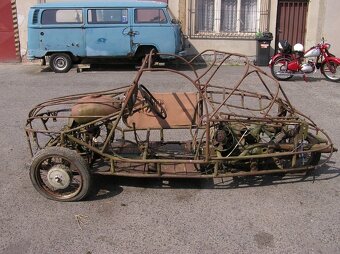 Velorex 16/350 R.1969 na renovaci - 11