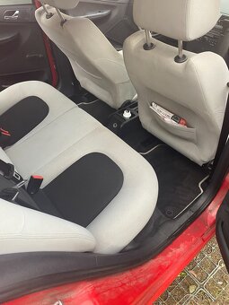 Škoda Fabia RS 1.9 TDI červené barvy - 11