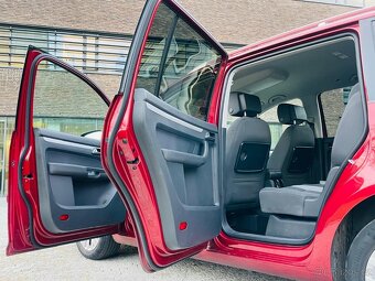 Volkswagen Touran 1.4TSI MANUÁL 7MÍST VÝHŘEV SERVISKA - 11