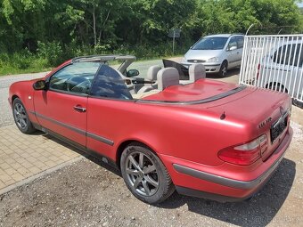 Mercedes-Benz CLK 320i - 11