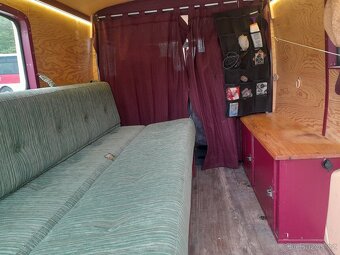 sanitní vůz Ford 79C, rok výroby 1947 - 11