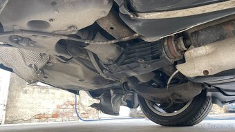 Audi S4 Avant 4.2 V8 253kW MANUÁL - chybí výfuk - 11