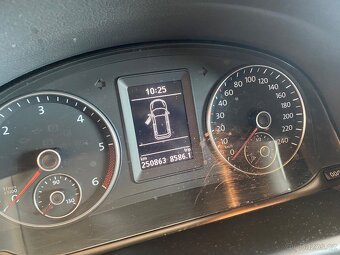 VW Touran 2.0 TDi - 11