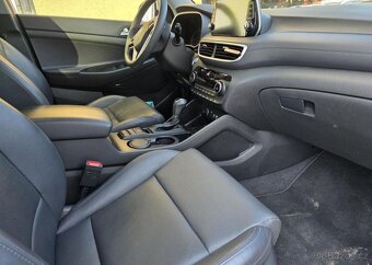 Hyundai Tucson 1.6-PREMIUM-DPH-4x4-AUTOMAT - 11