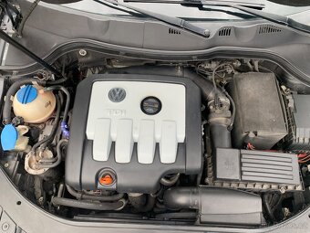 VW Passat 2,0tdi sedan - 11