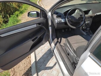Opel Astra GTC 1,9 diesel 88 kW/110kw nová STK - 11