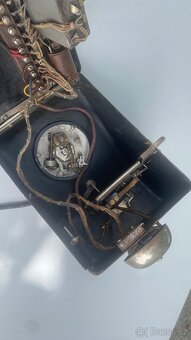 Starý stolni telefon na mince - 11