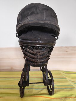 Starožitný kočárek - 11
