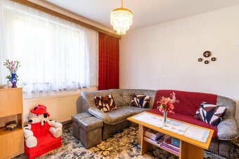 Rodinný dům 6+1 s garáží a zahradou, Věrovany, okr. Olomouc - 11