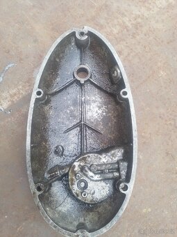Jawa 350 California levé víko motoru - 11