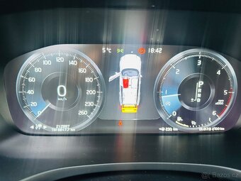 TOP: Volvo V60 XC  2,0 D4 - 11