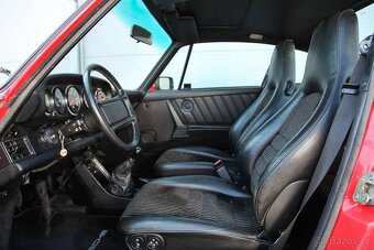 Porsche 911 Carrera 3.2 z roku 1986 - 11