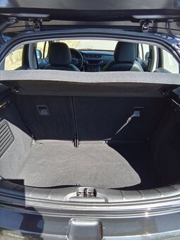 Citroen C3 1.1i, rok výroby  10/2010,najeto  64000 km - 11