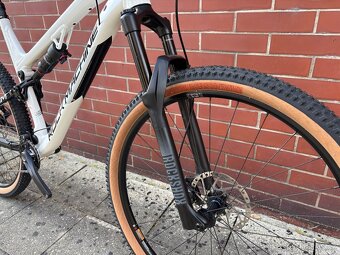 Celoodpružené kolo Rock Machine Blizzard XCM 70-29 - 11