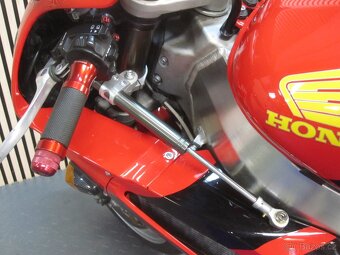Honda VTR 1000 SP1 - 11