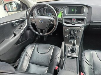 VOLVO V40 D2 ,kůže, navi, pěkně zachovalé auto - 11