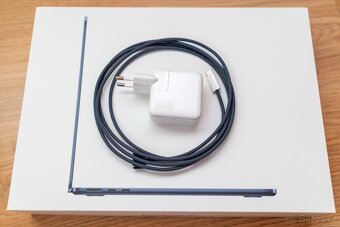 Apple Macbook Air 13.6" M2 8GB/256GB - jako nový - 11