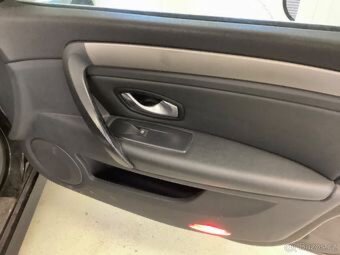 Renault Laguna 2.0 dCi 110Kw Exception 2x Kola - 11