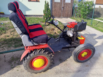 Malotraktor domácí výroby s vlečkou - 11