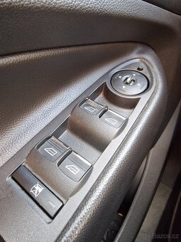 Ford Kuga 2.0 TDCI 120kW rok výroby 2013 ČR serviska - 11