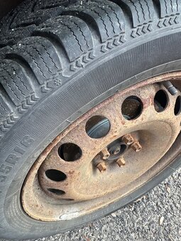 Auto na náhradní díly. - 11