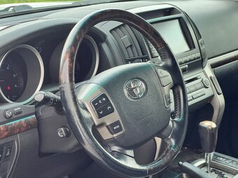 Toyota LandCruiser 200 4.5D - 11