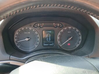 Škoda Octavia II Combi 1.6 MPI - 11
