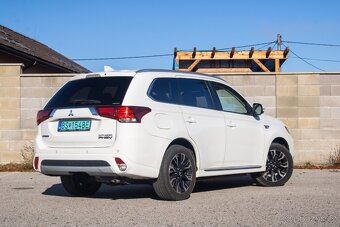 Mitsubishi Outlander PHEV Plugin Hybrid / AJ NA SPLÁTKY / - 11