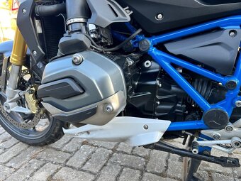 BMW R1200R – 09/2017, 61 081 km, 92 kW – plná výbava, top - 11
