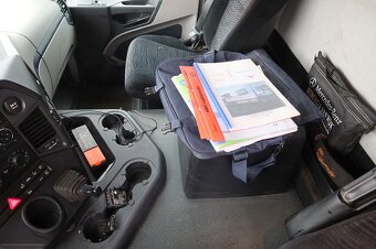 Mercedes-Benz Antos 2830 - valník s hydraulickou rukou - 11