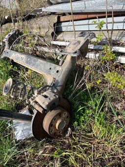 Výfuk náprava nárazník - 11