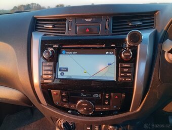 NISSAN Navara Tekna dCi DOUBLE CAB 4x4 Volant vpravo RV 2020 - 11