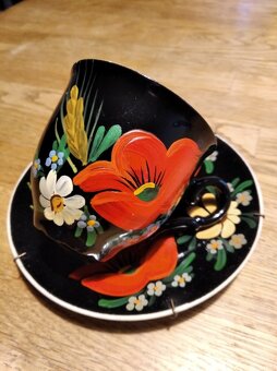 Malovaný retro hrneček s podšálkem - 11