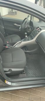 Toyota Auris 1.4 D-4D - 11