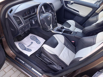 Volvo XC60, 2.4D5 120k 4x4+klima+Manual - 11