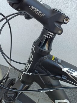 Prodám trekové kolo FELT, Shimano Deore - 11