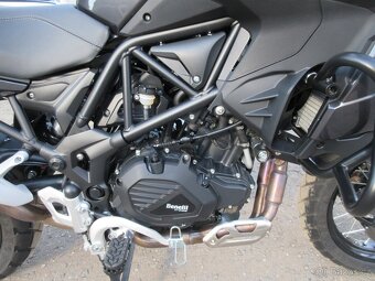 Benelli TRK 502 X - 11