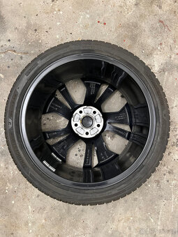 Octavia - originál komplet zimní kola.Jako nové.8mm.Přivezu - 11