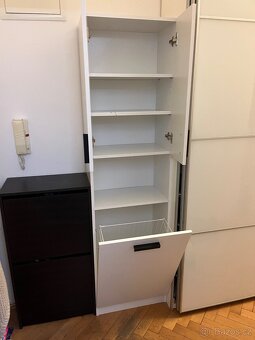 Koupelnová skříňka - 11