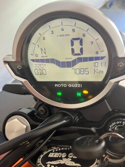 Moto Guzzi V7 III Stona, r.v. 2022, 48KW - 11