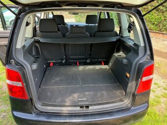 Volkswagen Touran 2.0 TDi - 11