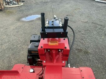 Štípačka dřeva 50T (vč.DPH) - 11